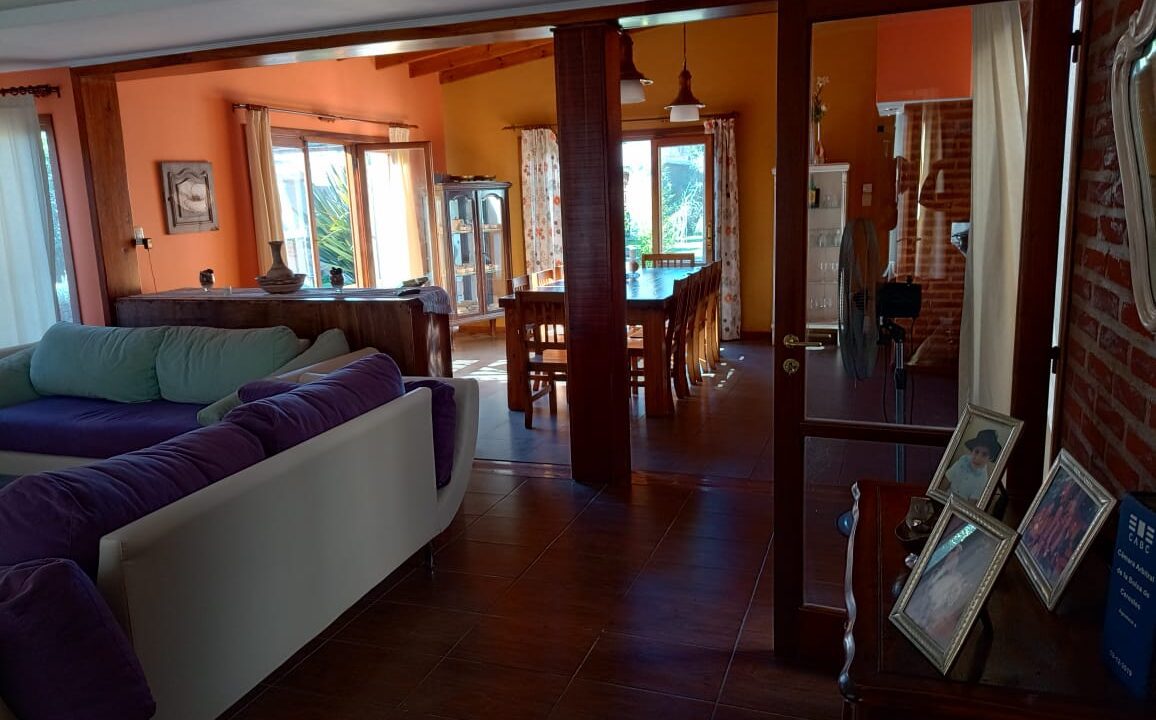 d6642494-e23a-4eaf-8dae-3273a677612f