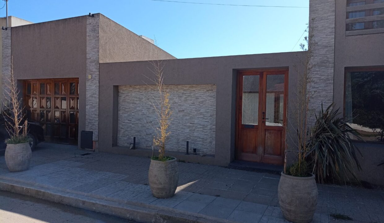 ee008570-7970-4456-a5d8-7aef3aade1c3